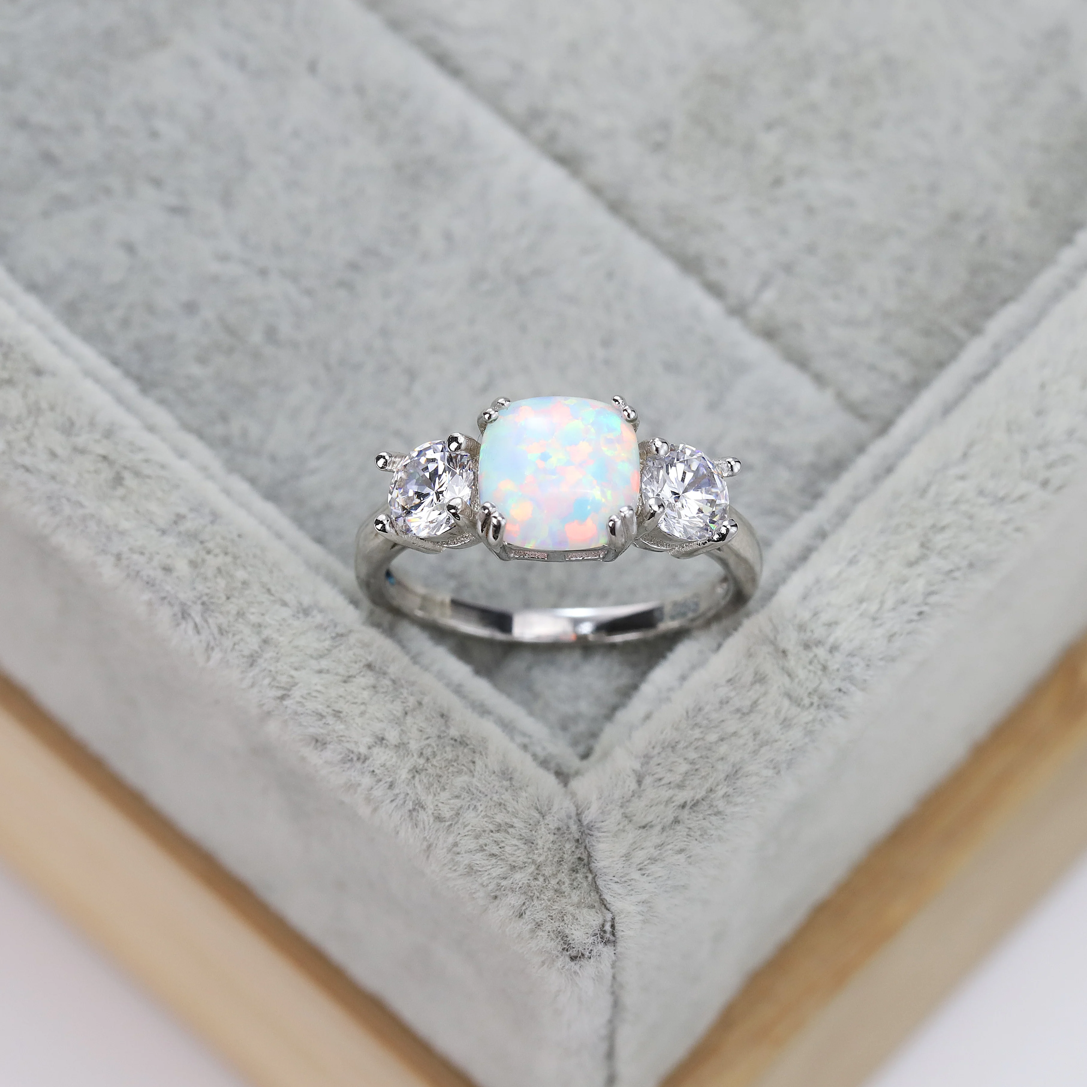 

Best selling European and American S925 silver fashion wedding ring zircon Opal round crystal luxury jewelry women's gift