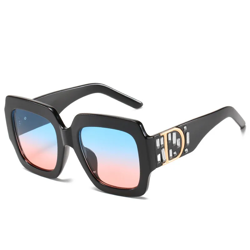 

Wholesale Gradient Shades Custom Fashionable Square Sunglasses Women