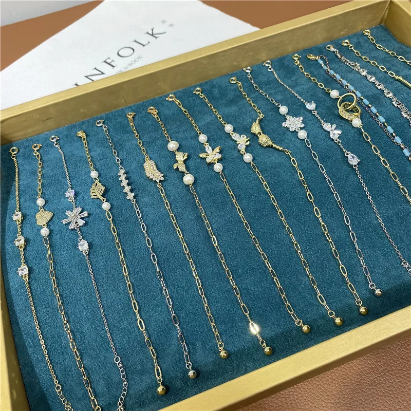 

Korean version of simple ins fashion design ladies bracelet jewelry shiny zircon bracelet star flower bracelet