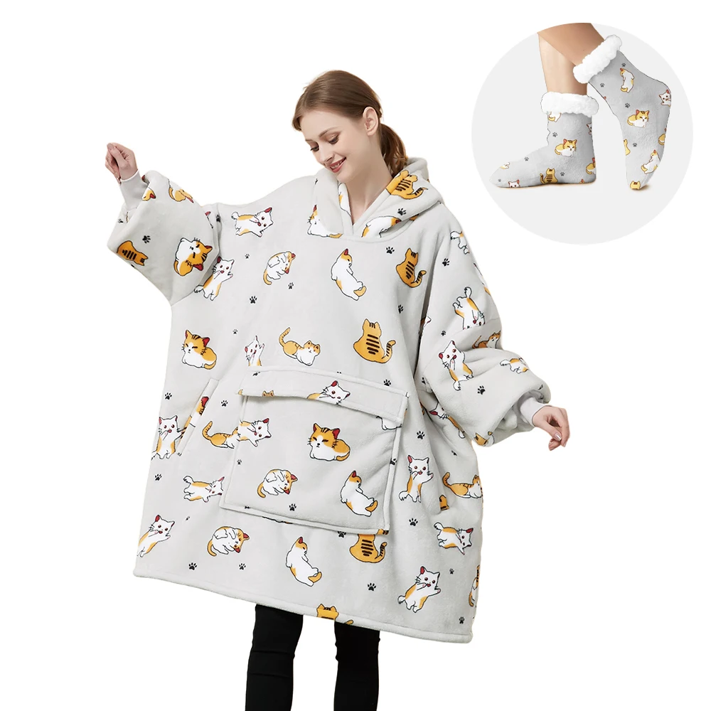 China Factory Adult Wearable Hoodie Blanket with Socks Oversized Hooded Blanket for Winter Custom Sherpa Blanket Sherpa Socks