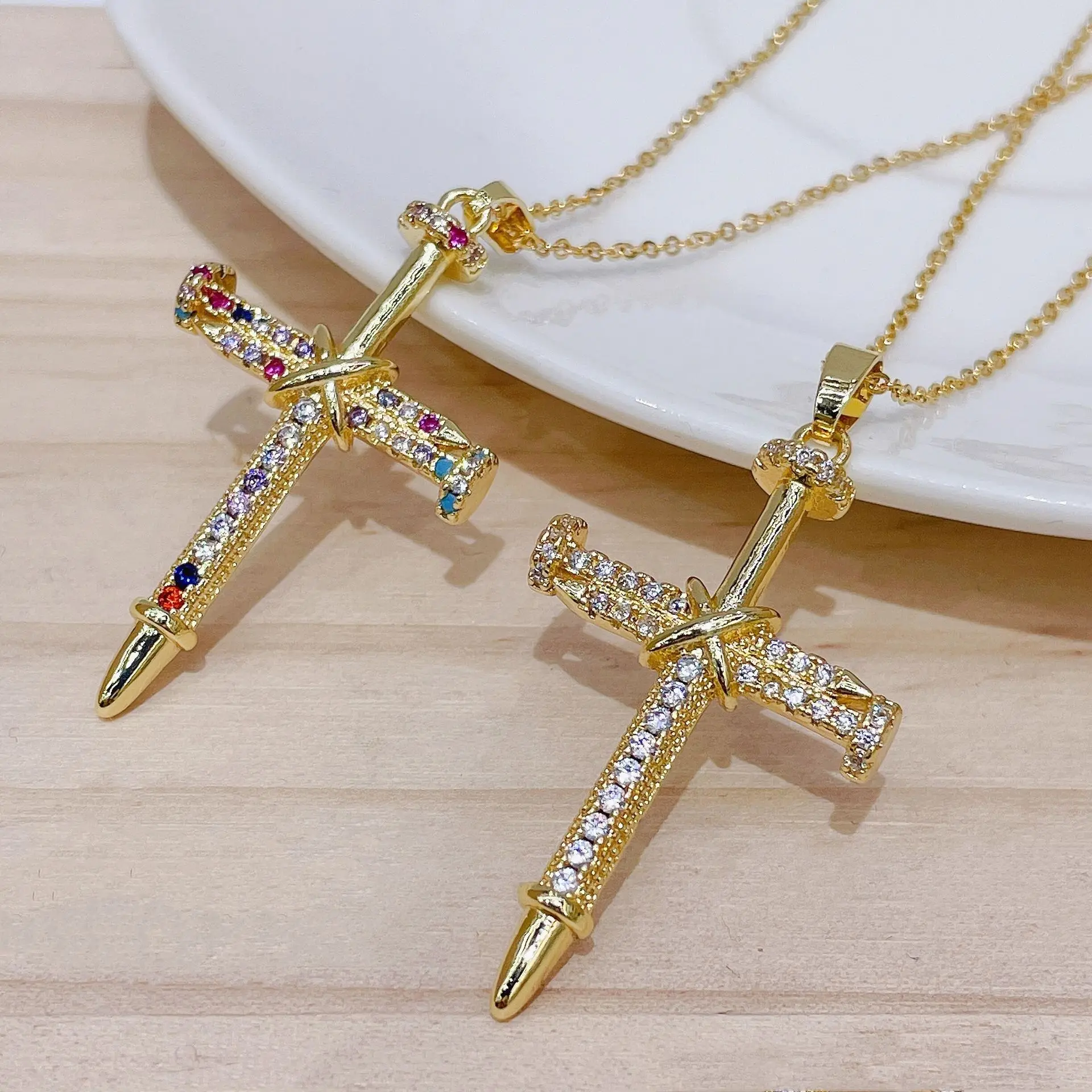 

Cross-border Religious Micro Inlaid Zircon 14k Gold Personalized Hip Hop Clavicle Chain Nail Cross Necklace Pendant