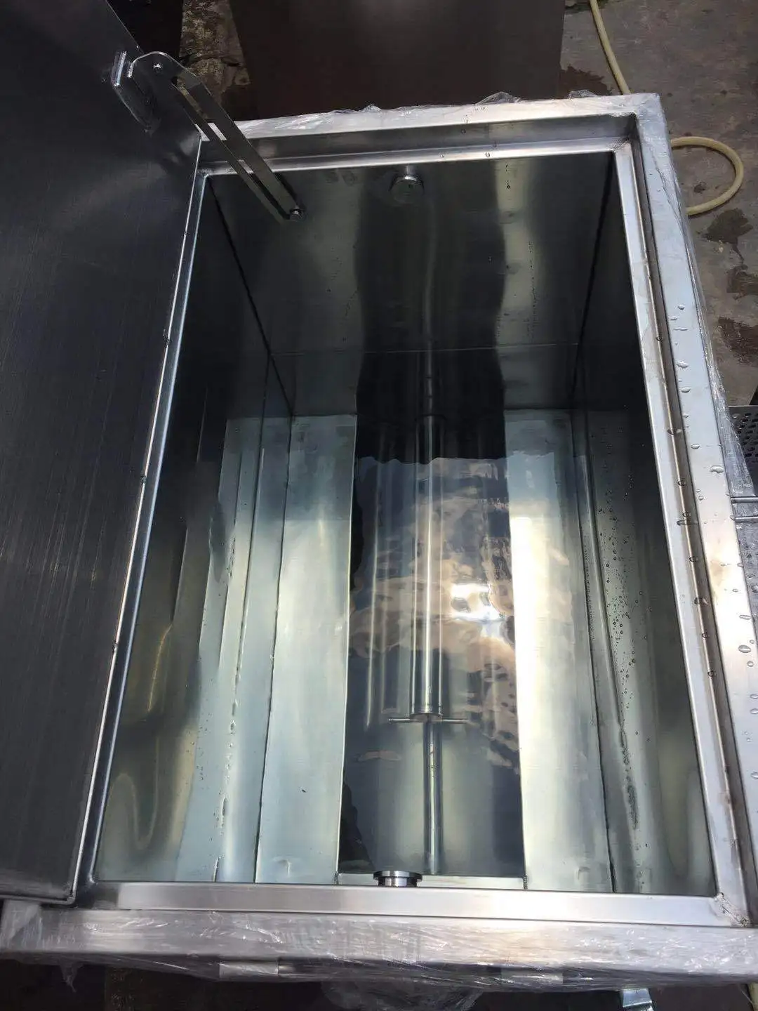 Large Commercial Kitchen Equipment Soak Tank Cleaning Oil Grease Carbon