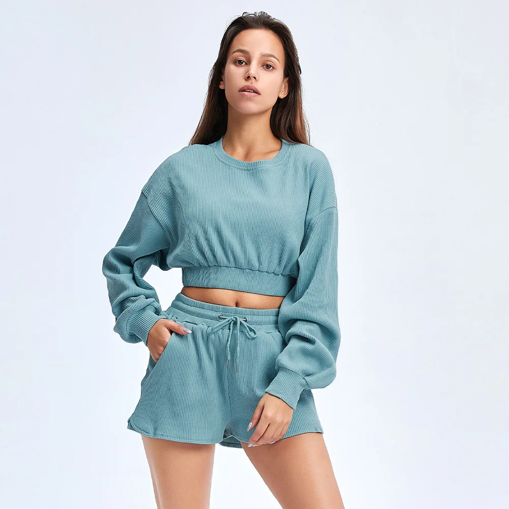 

2021 New Autumn And Winter Crop Top Casual Fashion O-neck Long Sleeved Mid-Waist Shorts Sports Fitness Two Piece Suit Women, Picture