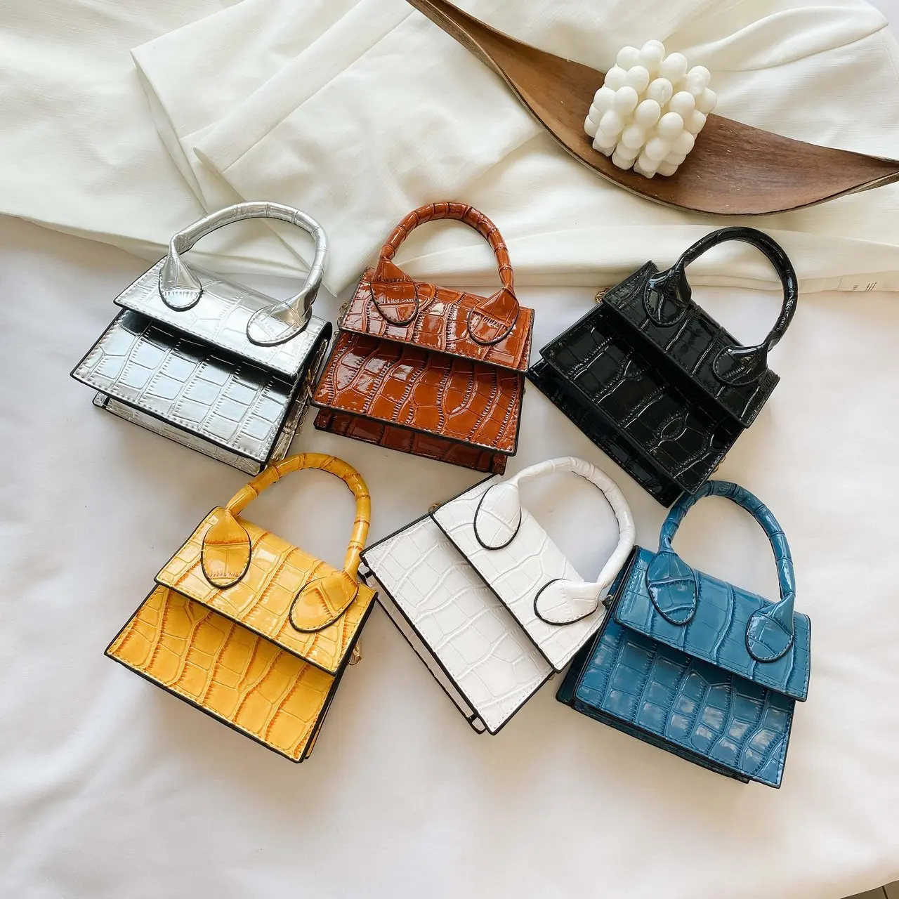

Fashion cover OEM custom key symbol of small crocodile grain women's fashion bag oblique satchel handbag, 6 colors