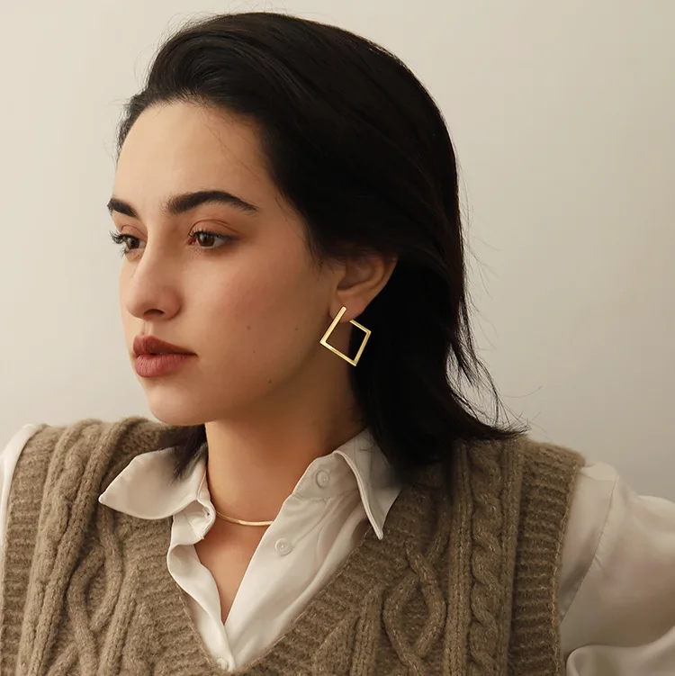 

Vershal A683 Elegant Chic 18k Gold Plated Stainless Minimalist Geometric Square Drop Earrings
