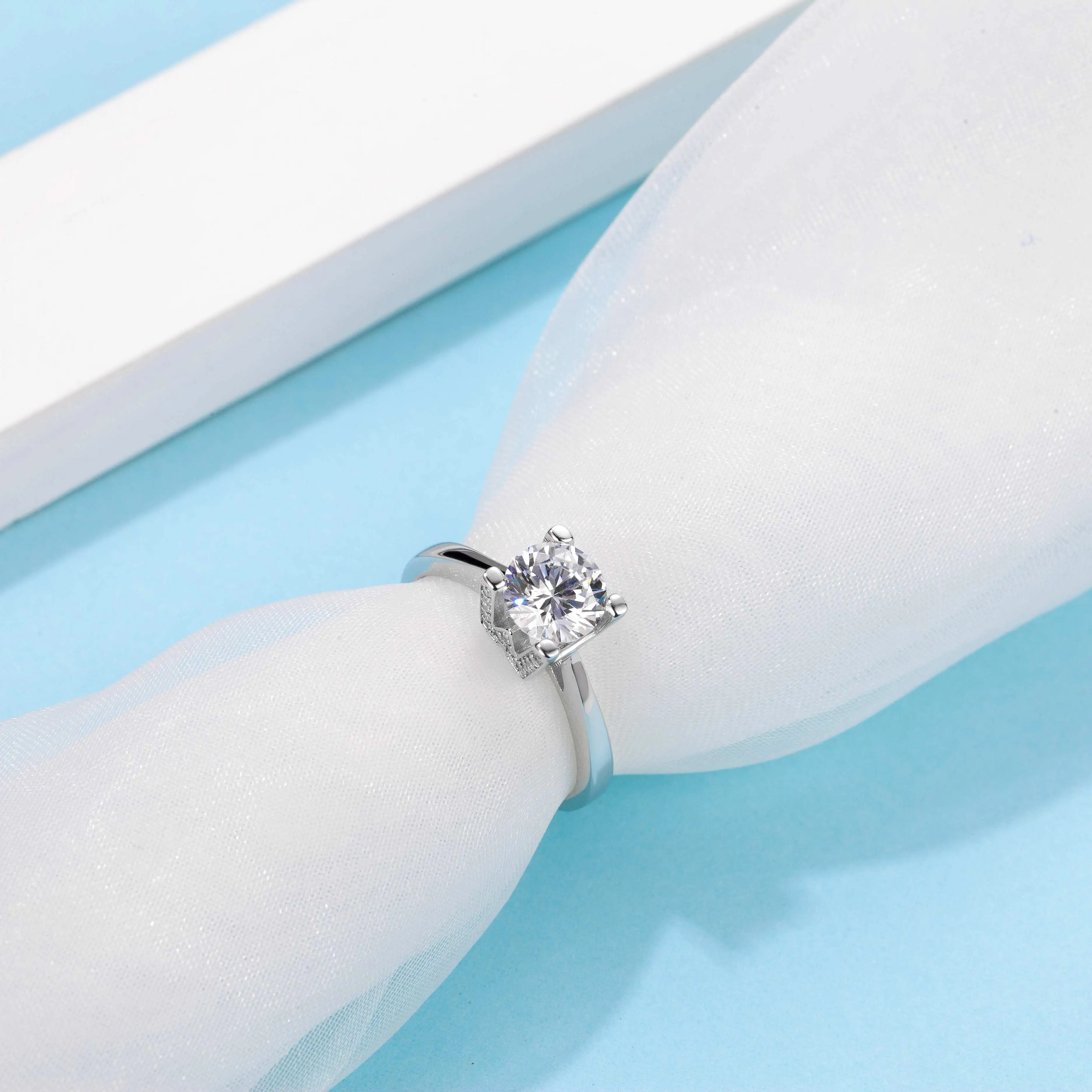 

Thriving Gems wholesale white D color round moissanite couple ring jewerly 925 sterling sliver moissanite ring