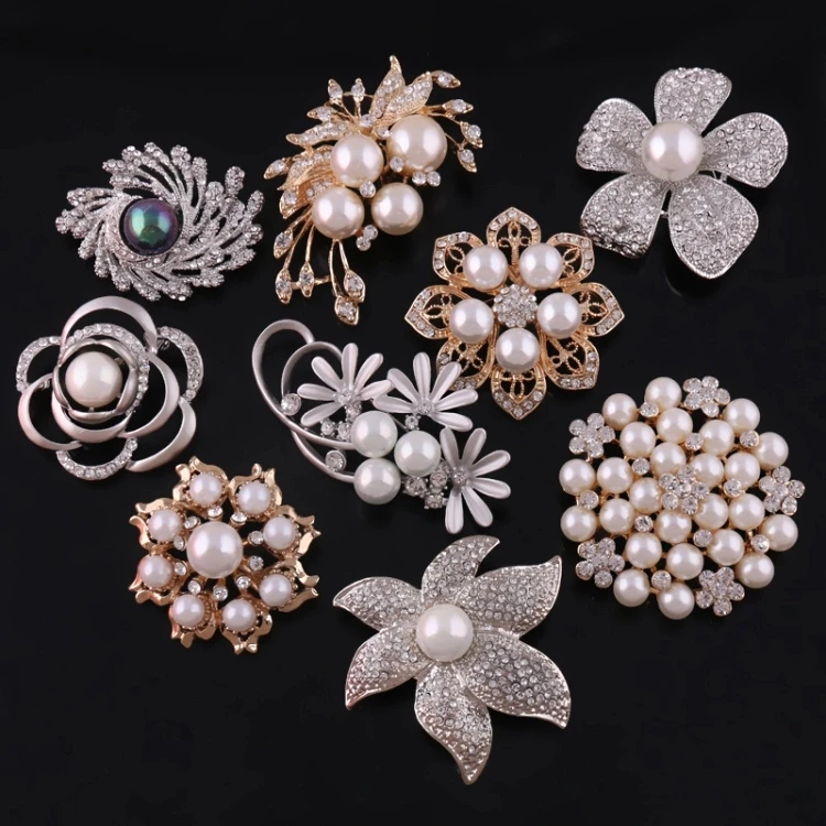 
Latest Fashion Flower Lapel Pin Magnetic Rhinestone Pearl Brooch Crystal Broches Custom Brooches Women Girl  (62216628226)