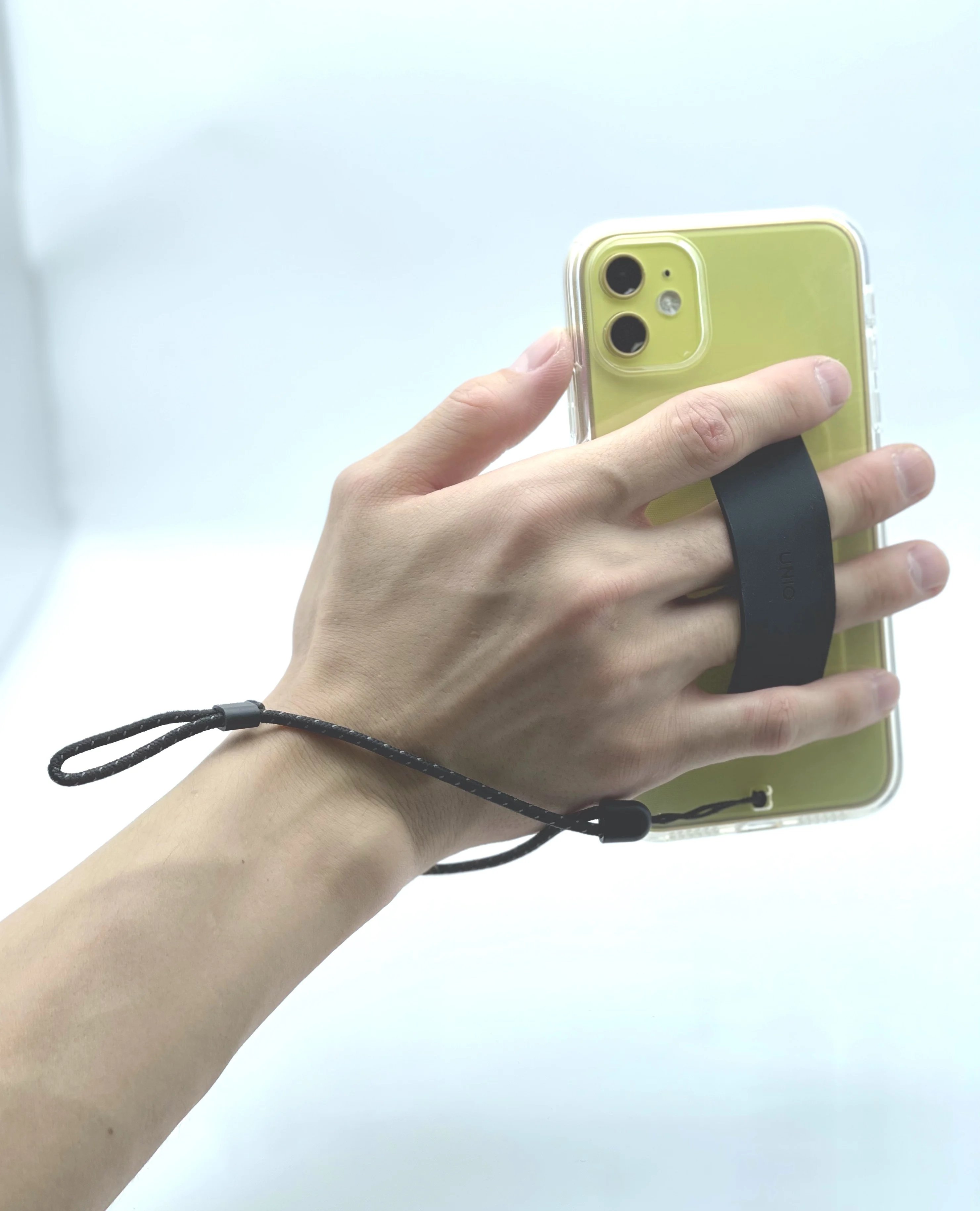 

UNIQ New style iphone13/13pro max wristband case high permeability protective case iphone12pro /12pro max creative lanyard case