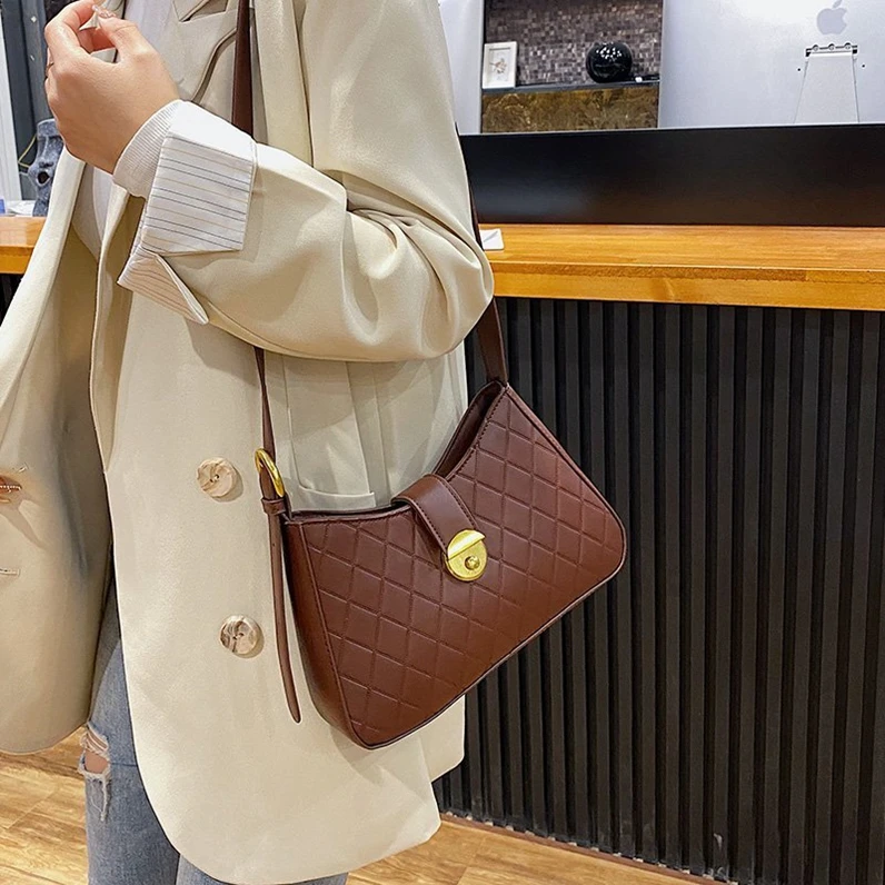 

XP1166 fashion wild messenger bag temperament armpit bag