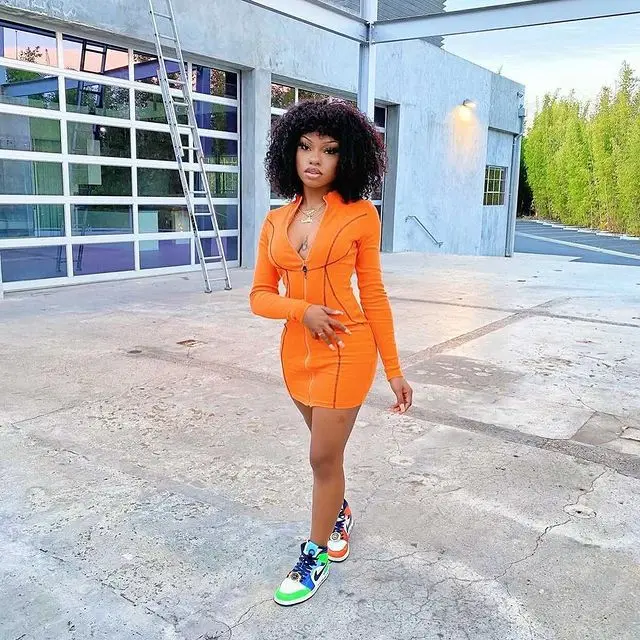 

Spring 2021 European and American hot-selling solid color stitching zipper casual dress