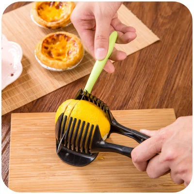 

Plastic Potato Slicer Tomato Cutter Tool Shreadders Fruit Lemon Cutting Holder Slice Assistant Cooking Tools Kitchen Accessories, As photo