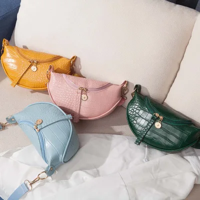 

2021 New Fashion Small Saddle Bag Vintage Womens Leather Handbag With Texture
