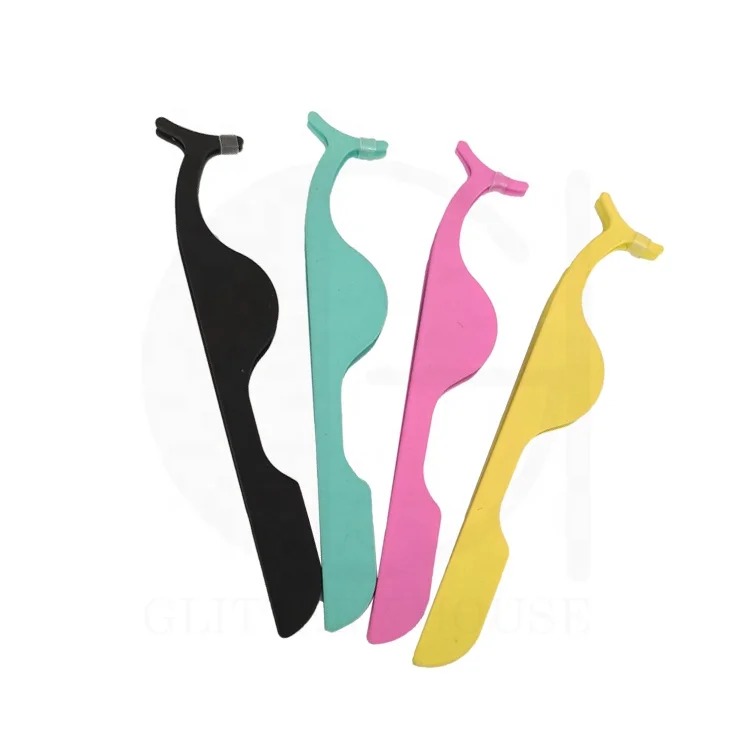 pink eyelash applicator.jpg