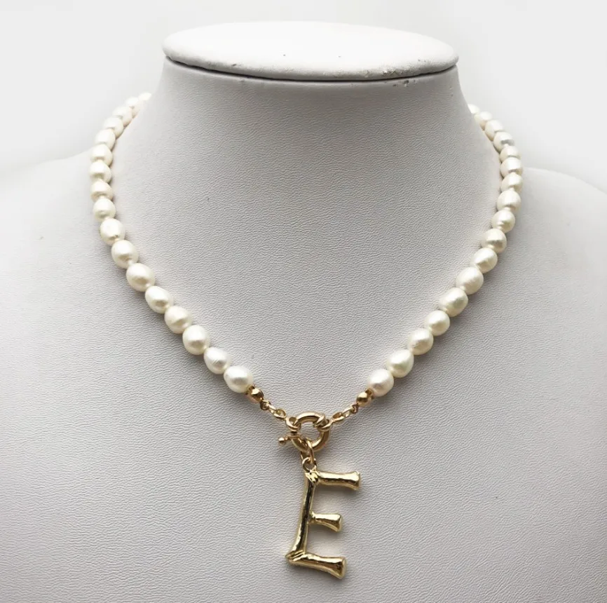 

18k Gold Customized Alphabet natural freshwater Pearl Necklace initial letter charms jewelry pendant name beanded necklaces, As picture shows