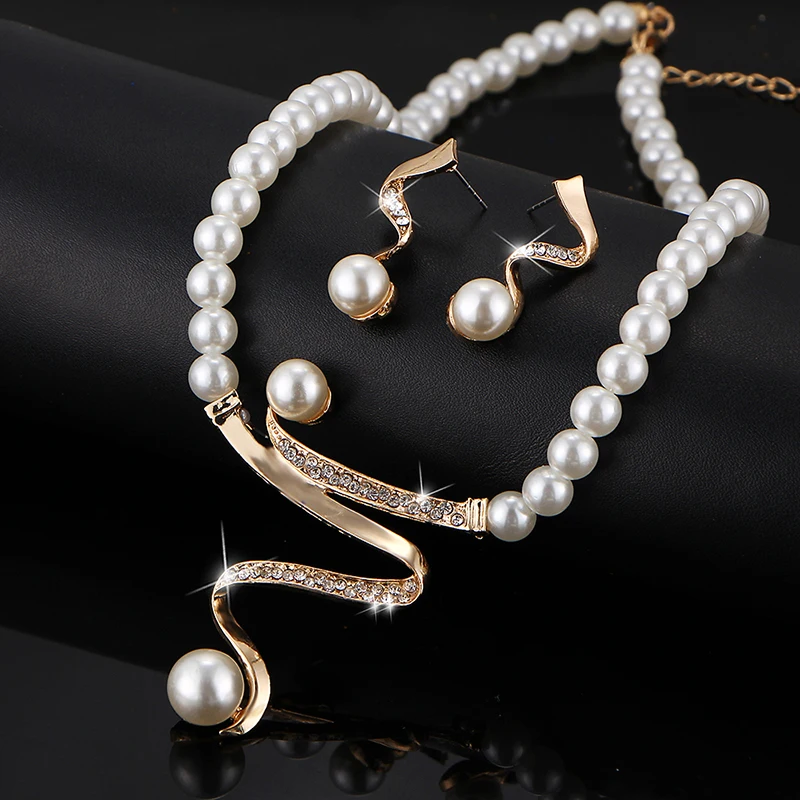 

RisingMoon Ensemble De Bijoux Vintage Pearl Wedding Bridal Crystal Necklace Earrings Bridal Jewelry Set