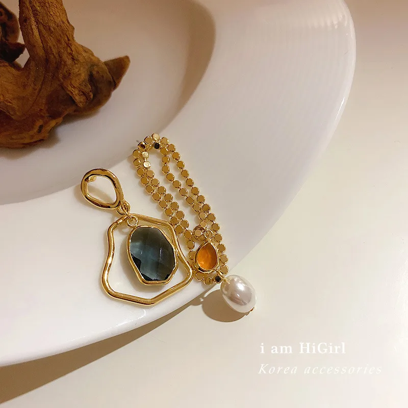 

fashion asymmetry crystal 2021 earring trends women
