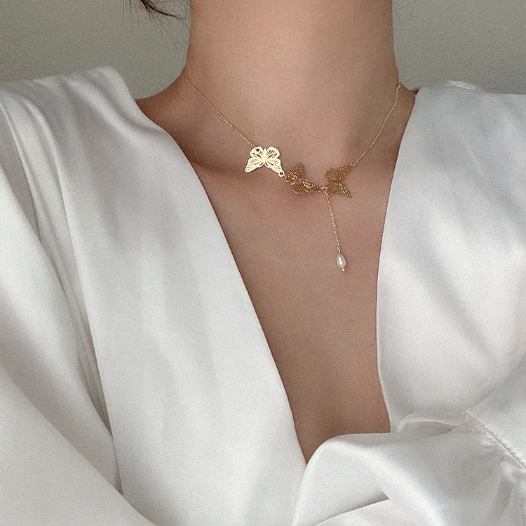

HOVANCI Butterfly Necklace,Womens Choker Butterfly Necklace,Crystal Chain Butterfly Necklace, Picture