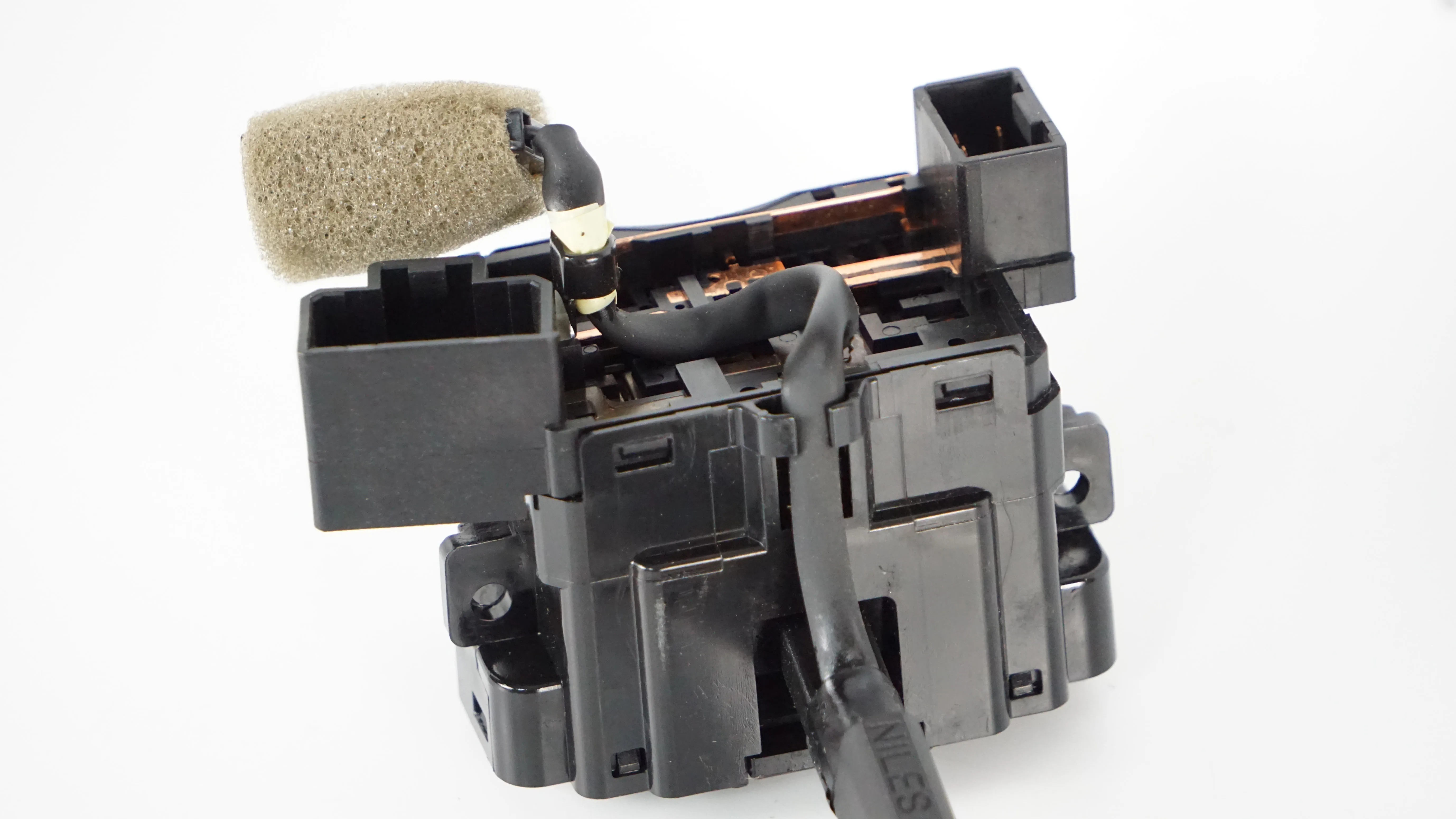 
Best Quality auto parts Headlight Switch OE No. 25540-40U61 for Nissan MAXIMA A32 BLUEBIRD U13z 