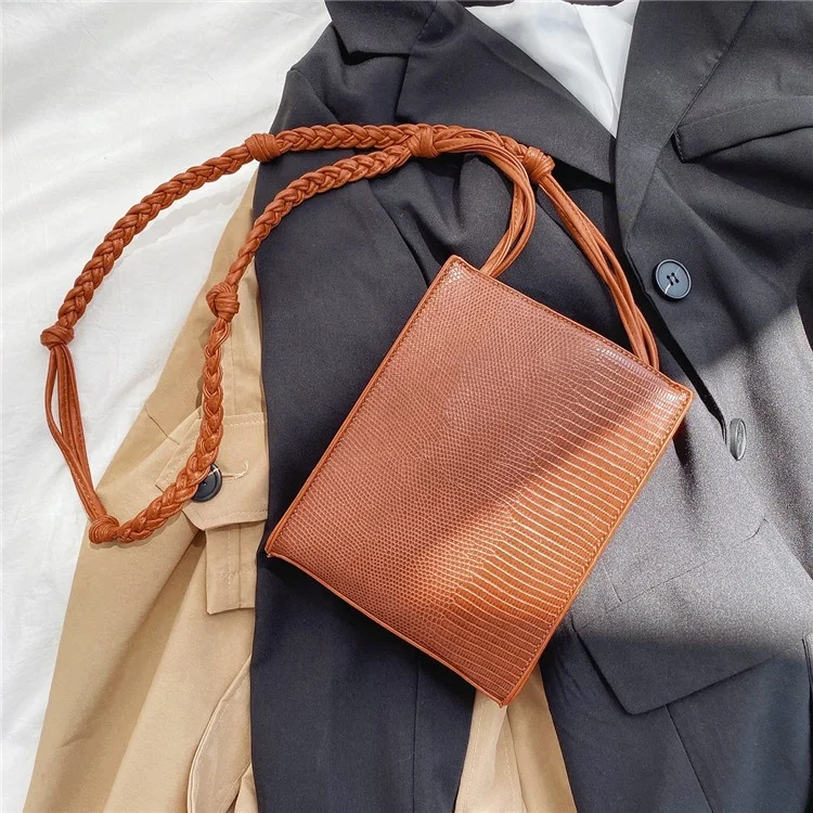 

2021 winter new ladies fashion plain shoulder bag casual cross-body bag creative design lizard pattern small square bag