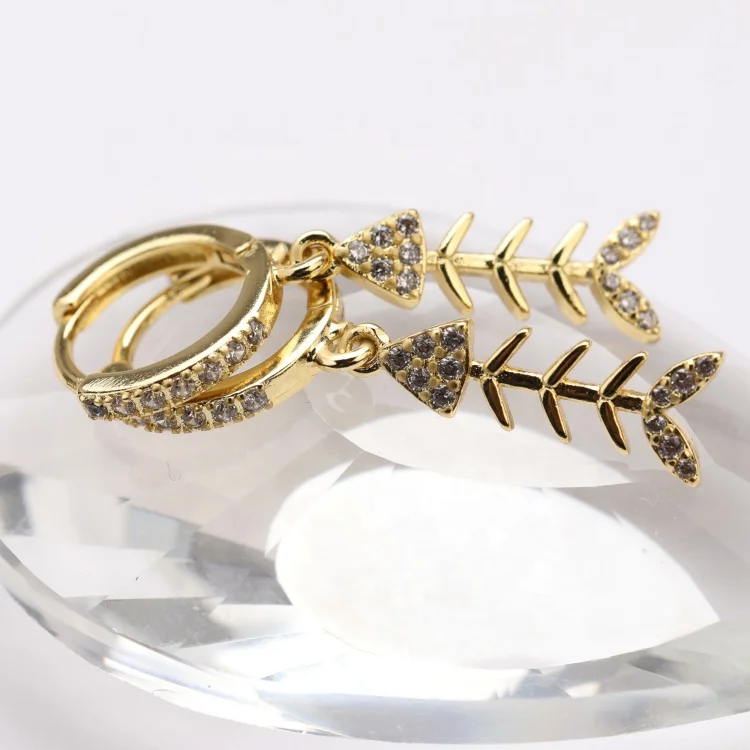 

Plated White Zircon Fish Bone Mold Fishbone Design Ear Cuff Drop Earring Jewelry Pendant Huggie Hoop Earrings Gold Trendy Brass