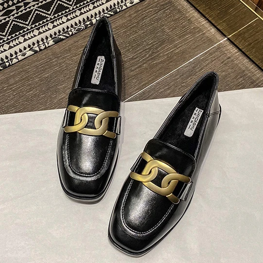 

Hot sale 2021 spring and autumn new style sandals women's flat loafers metal chain decoration casual shoes, Customized color