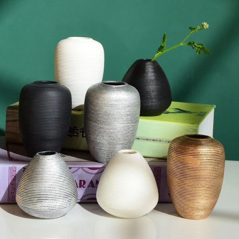 

Luxury India Design Black White Ceramic Flower Vase Plant Handmade Art Porcelain Vases Decoration For Home