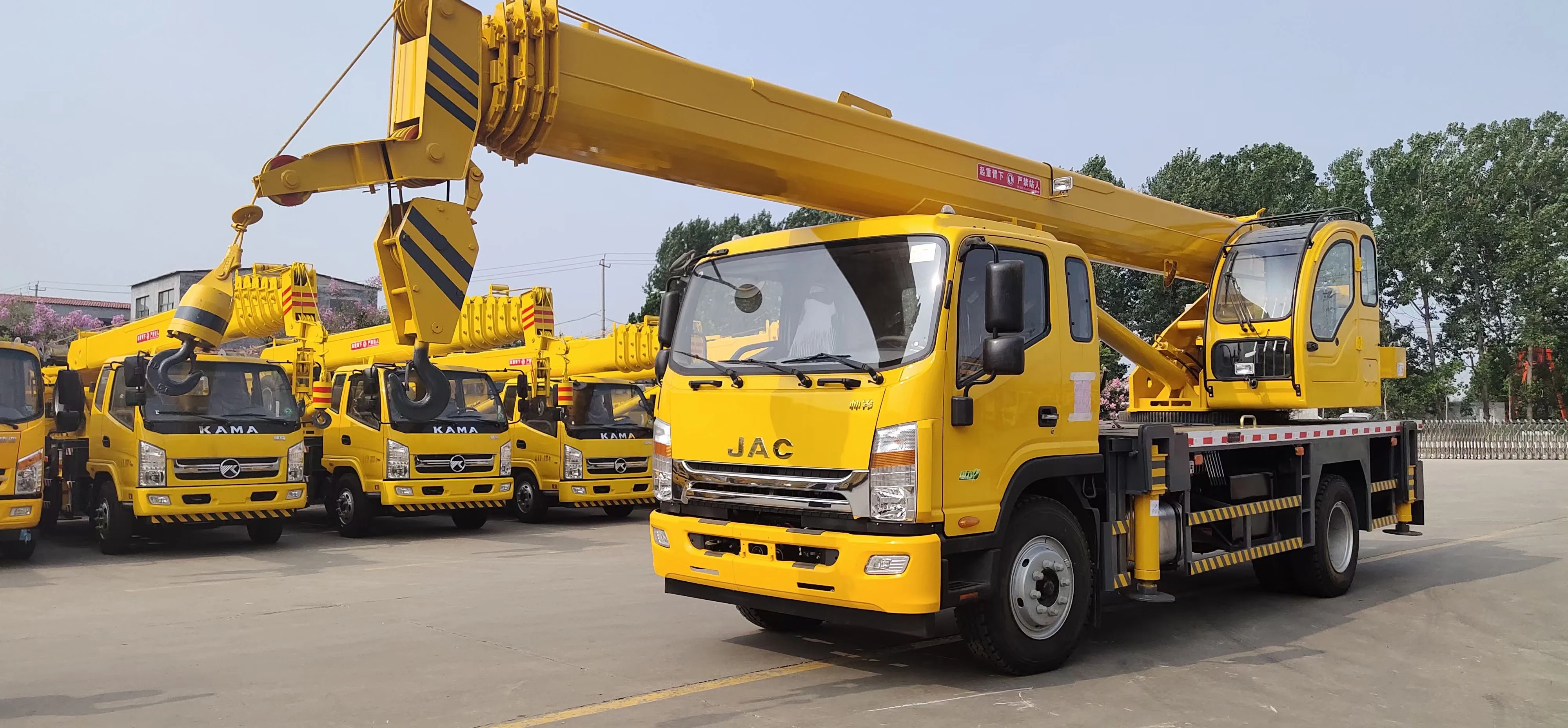 Used Telescopic Boom Truck Mounted Crane Truck Crane 8 10 Ton Xcmgg 20