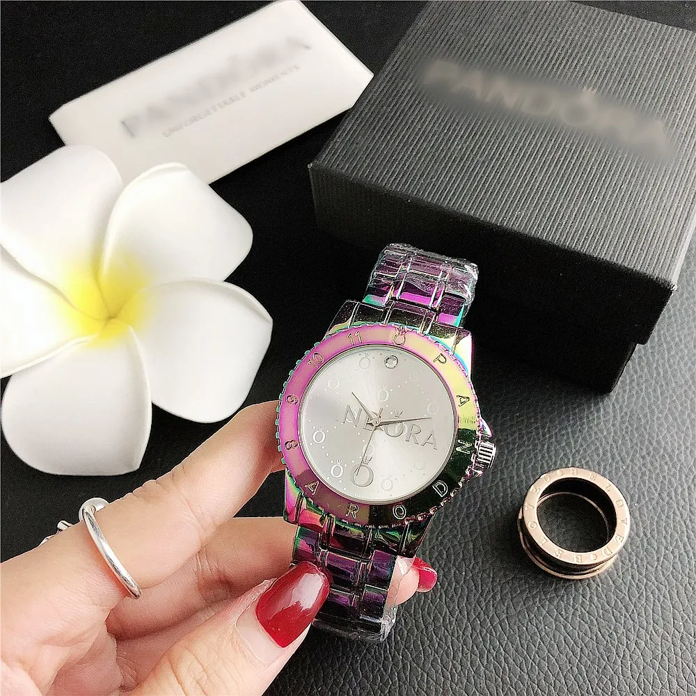 

Couple Japan Watch Stainless Steel Hand Watch Crystal Diamond Gold Women Man Wristwatches