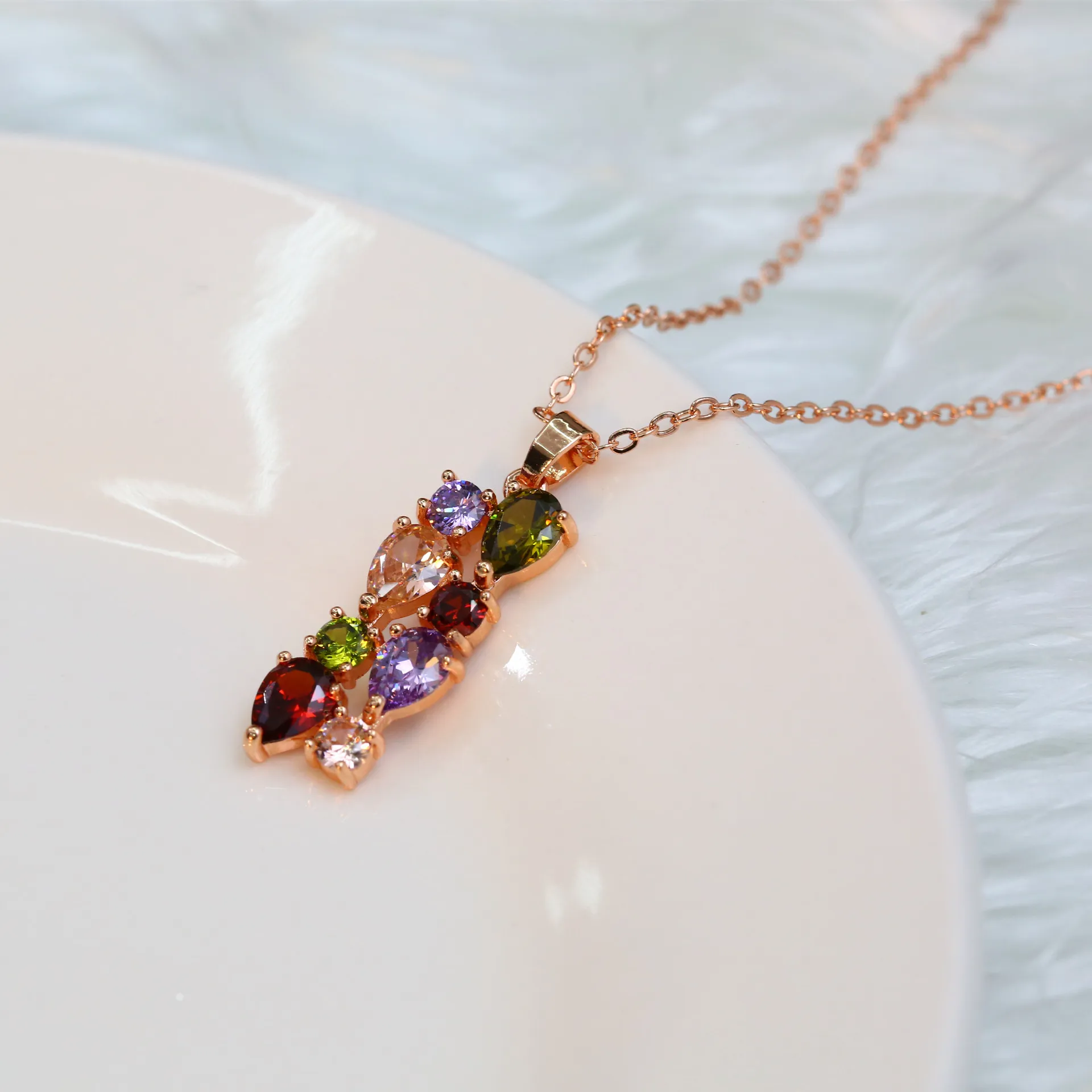 

2021 hot sale new gold Plated necklace shape Crystal pendant necklace Women