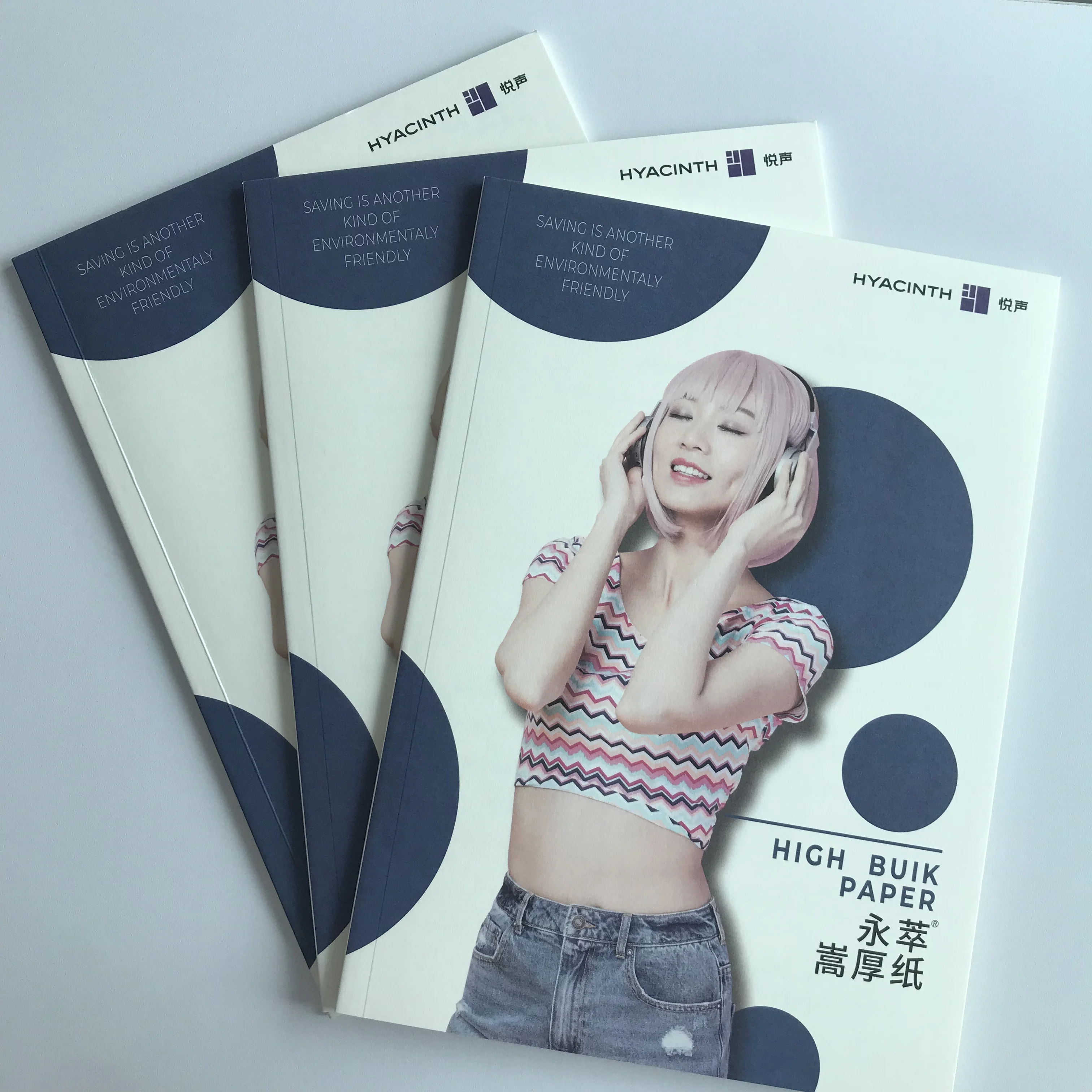 
High bulk thickness white uncoated paperboard for handbags 