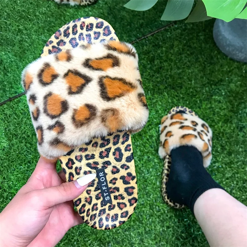 

Winter Hot Sale Women Indoor Slides Fashion Zebra Design Soft Furry Slippers For Bedroom Slip-on Slippers Women Slides, Zebra/ leopard