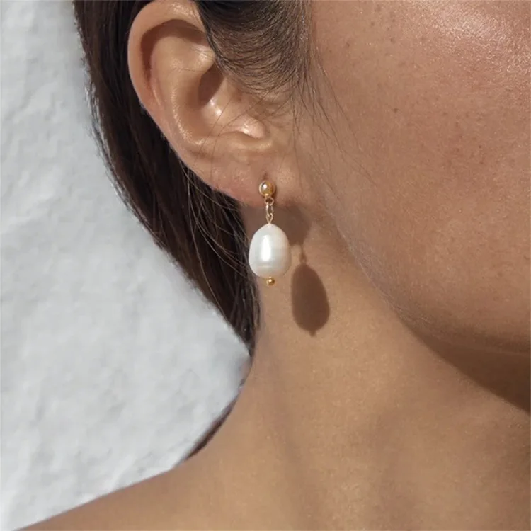 

Minimalist Fresh Water Pearl Stainless Steel Mother Of Pearl Ear Stud Statement Earring 14K Gold For Women Jewelry