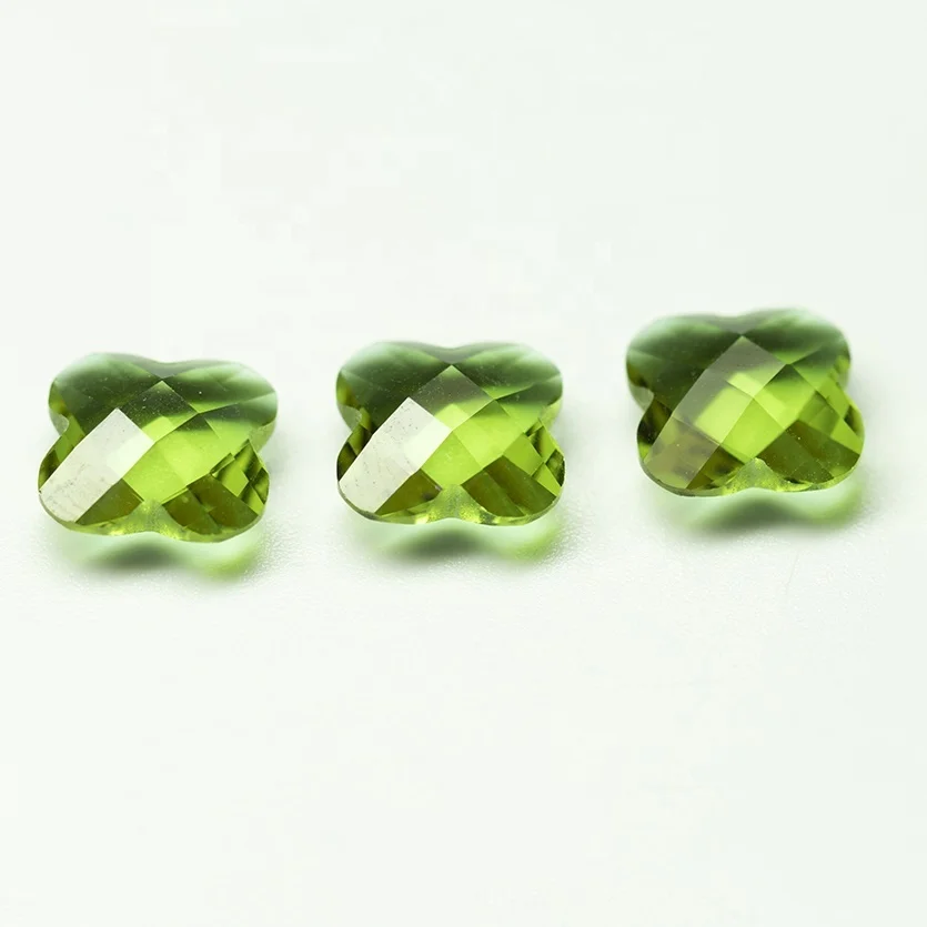 

RTS color change gem Factory wholesale 10x10mm four leaf cover cut loose Zultanit