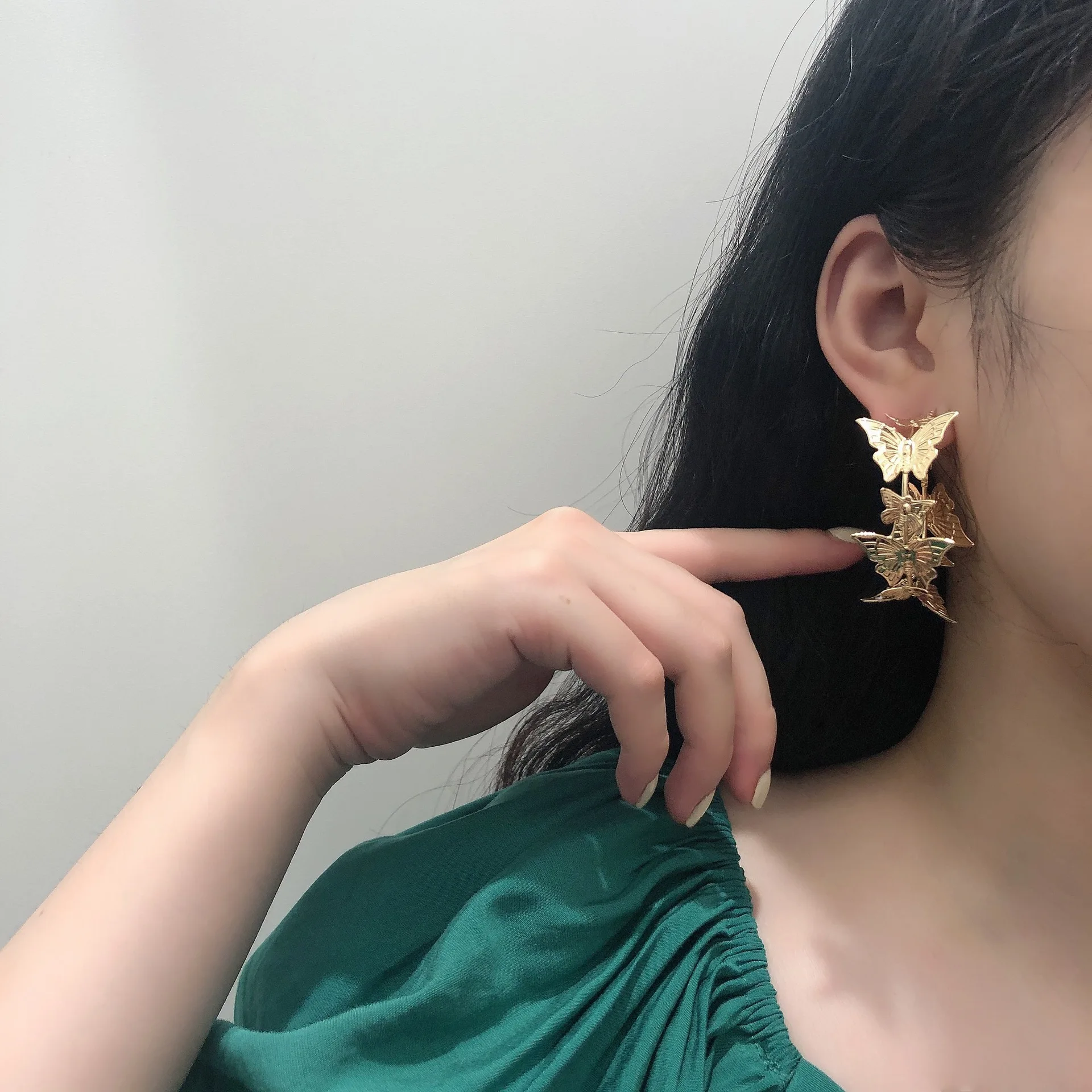 

Hot Sale INS Exaggerated Butterfly Hoop Earrings Women Large Luxury Earrings