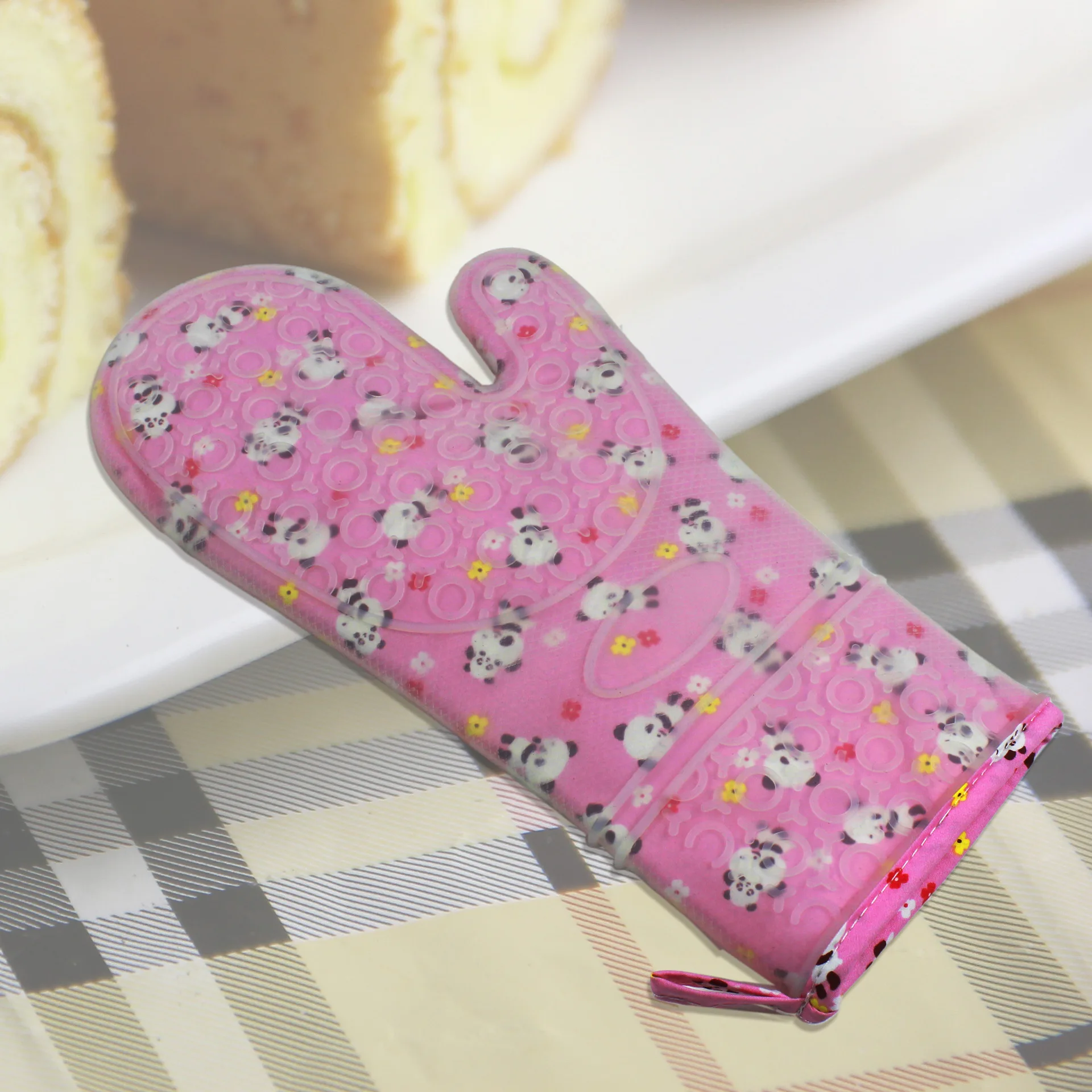 
Custom waterproof and heat insulation oven glove silicone cover oven mitt 