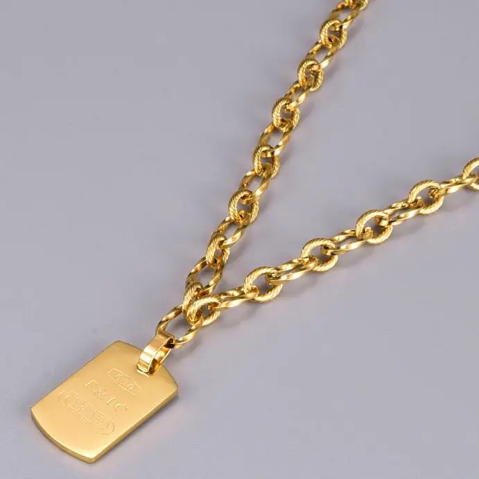 

Stainless Steel 18K Gold Plated Twist Chain Rectangle Pendant Necklace Titanium Steel Chunky Engraved Dogtag Rectangle Necklace