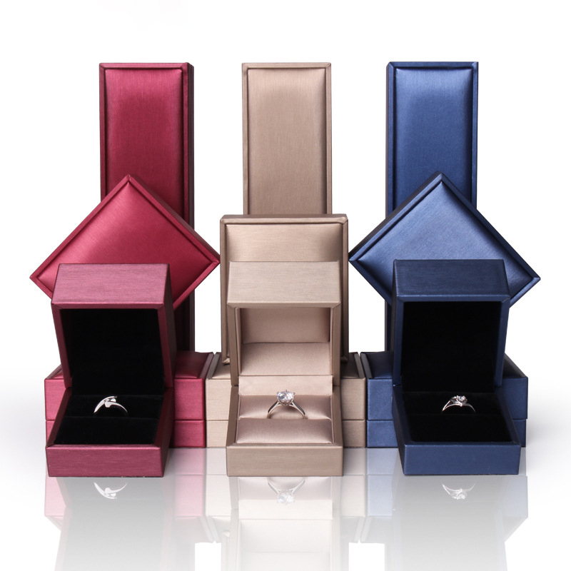 

Popular Pu Leather Jewelry Packaging Box bracelet ring boxes for necklace pack Custom Logo Jewelry Box