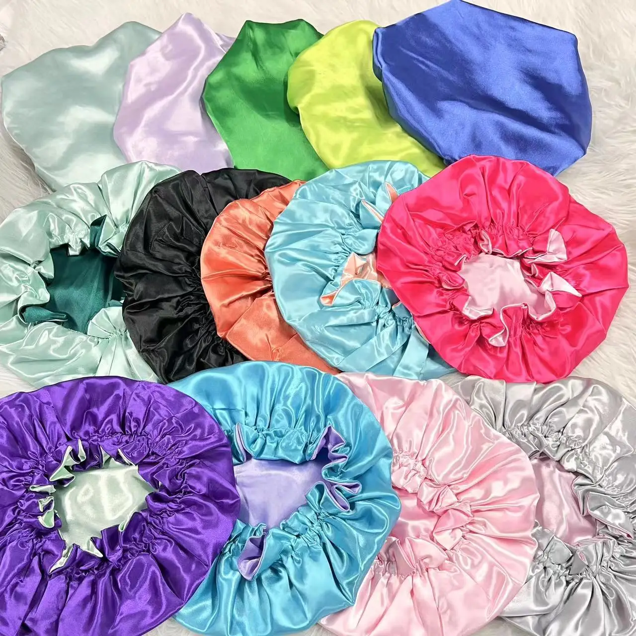 

Free Custom Bonnets Satin Women Sleeping Soft Reversible Braid Bonnet Double Layer Designer Bonnets Women With Logo