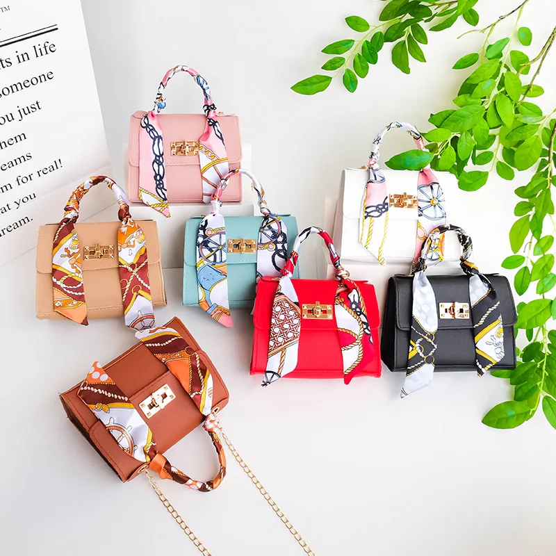 

Simple And Lovely INS Popular Chain Strap Single Shoulder Crossbody Bag Women's Mini Fashion Handbag, As photo show