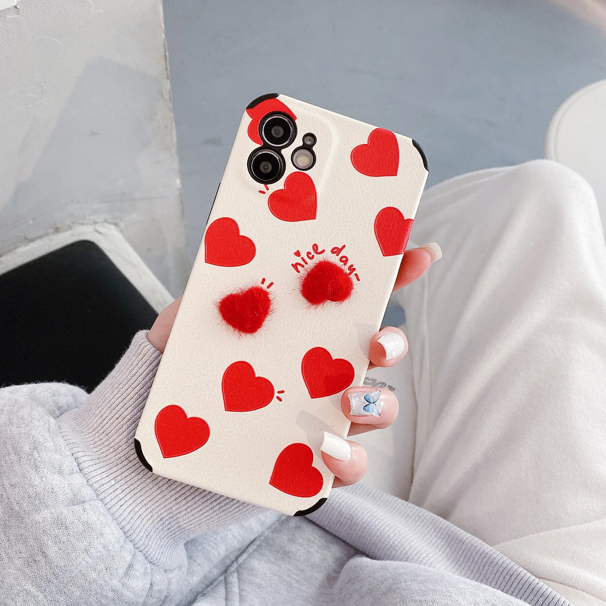 

2021 New style Four corners drop proof sheepskin series 3D embossed soft shell red love heart phone case for iphone 11 12, White