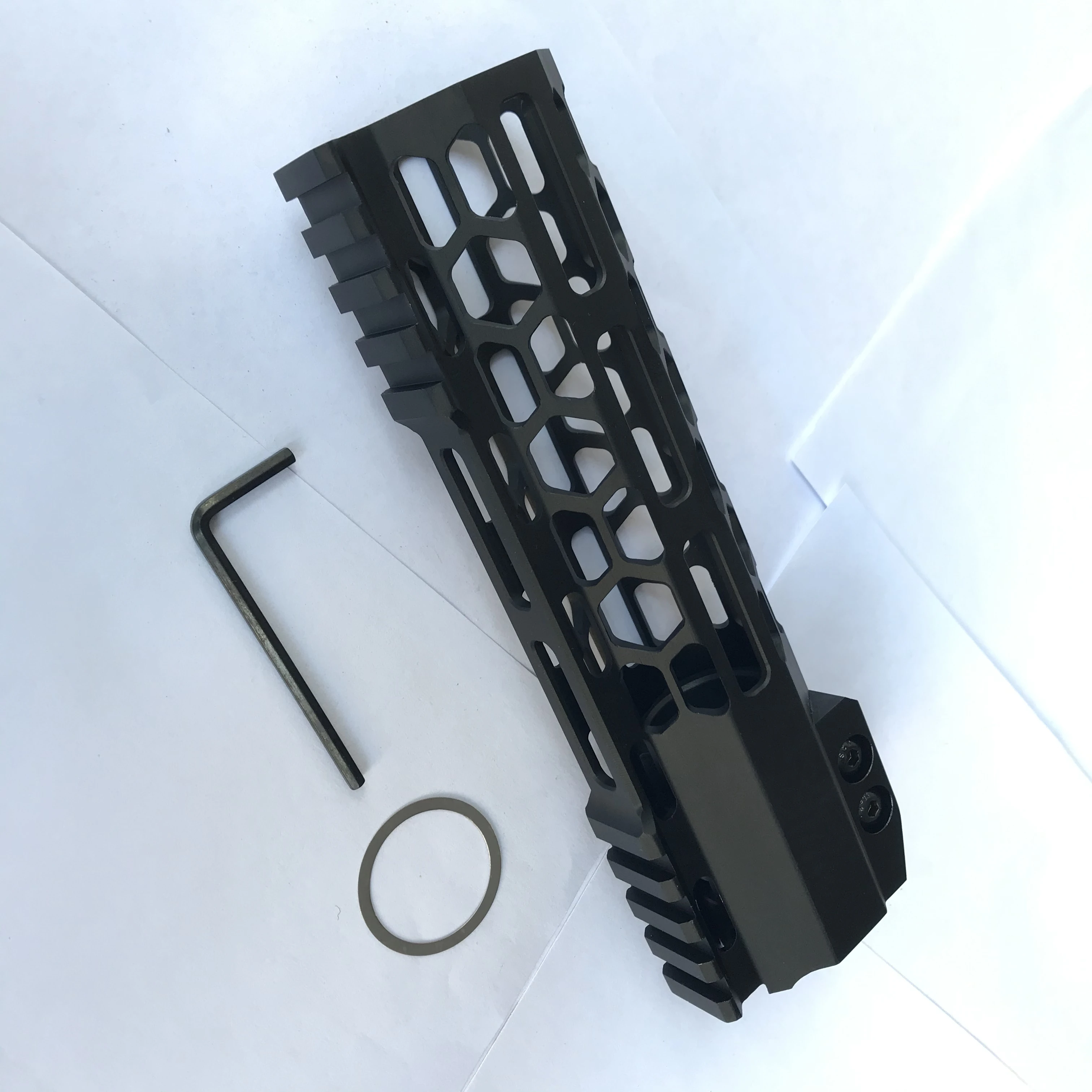 

SUNGUN MTS0070 7 Inch 7 Side AR15 M4 Free Float M Lok Keymod Handguard Rail