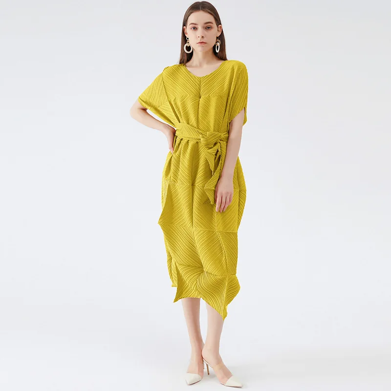 

Miyake Pleated Korean yellow Chiffon dress Mid-length skirt Summer women's 2022 new spring dress, Shown