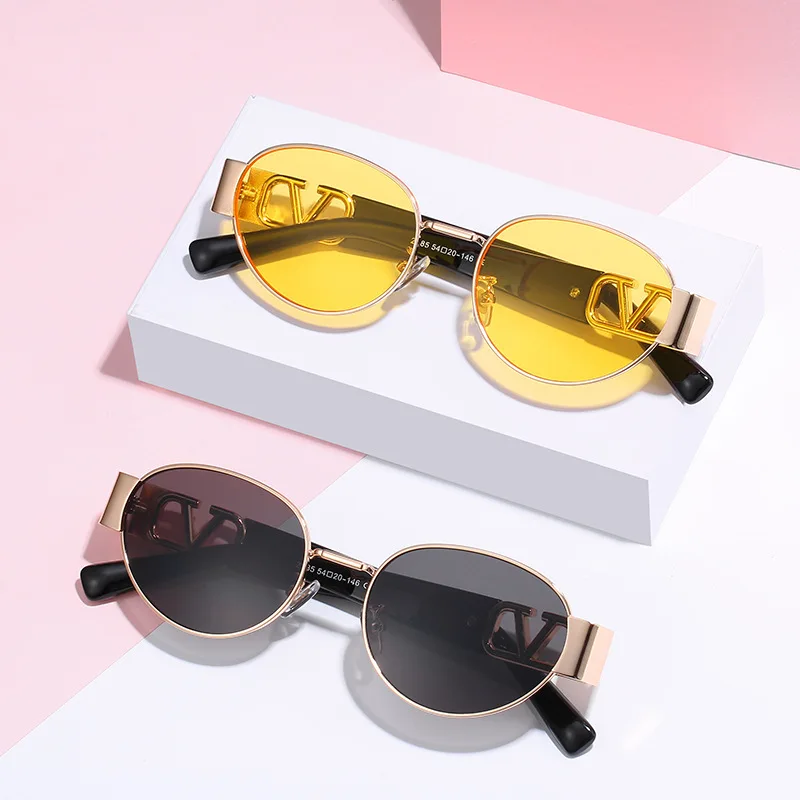 

New Vintage Steampunk Glasses Men Oval Frame Sunglasses Ladies Yellow Mirror Lens Sunglasses