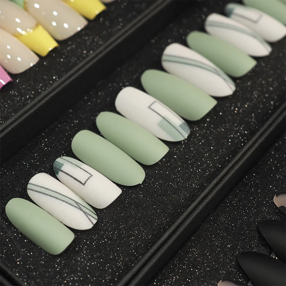 

Press on Nail Light Green Artificial Nails With Rhinestone
