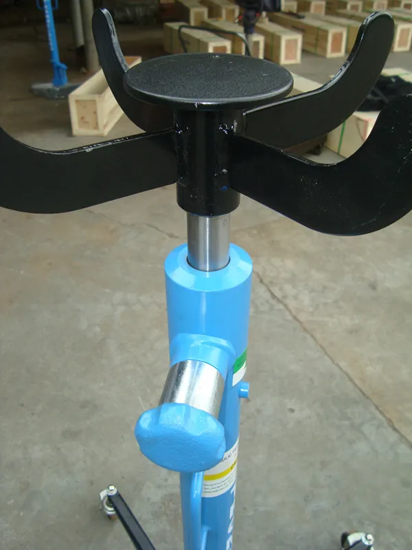 Foot Operated Car Lift Transmission Jack , Single Pump 1000 Lb Transmission Jack