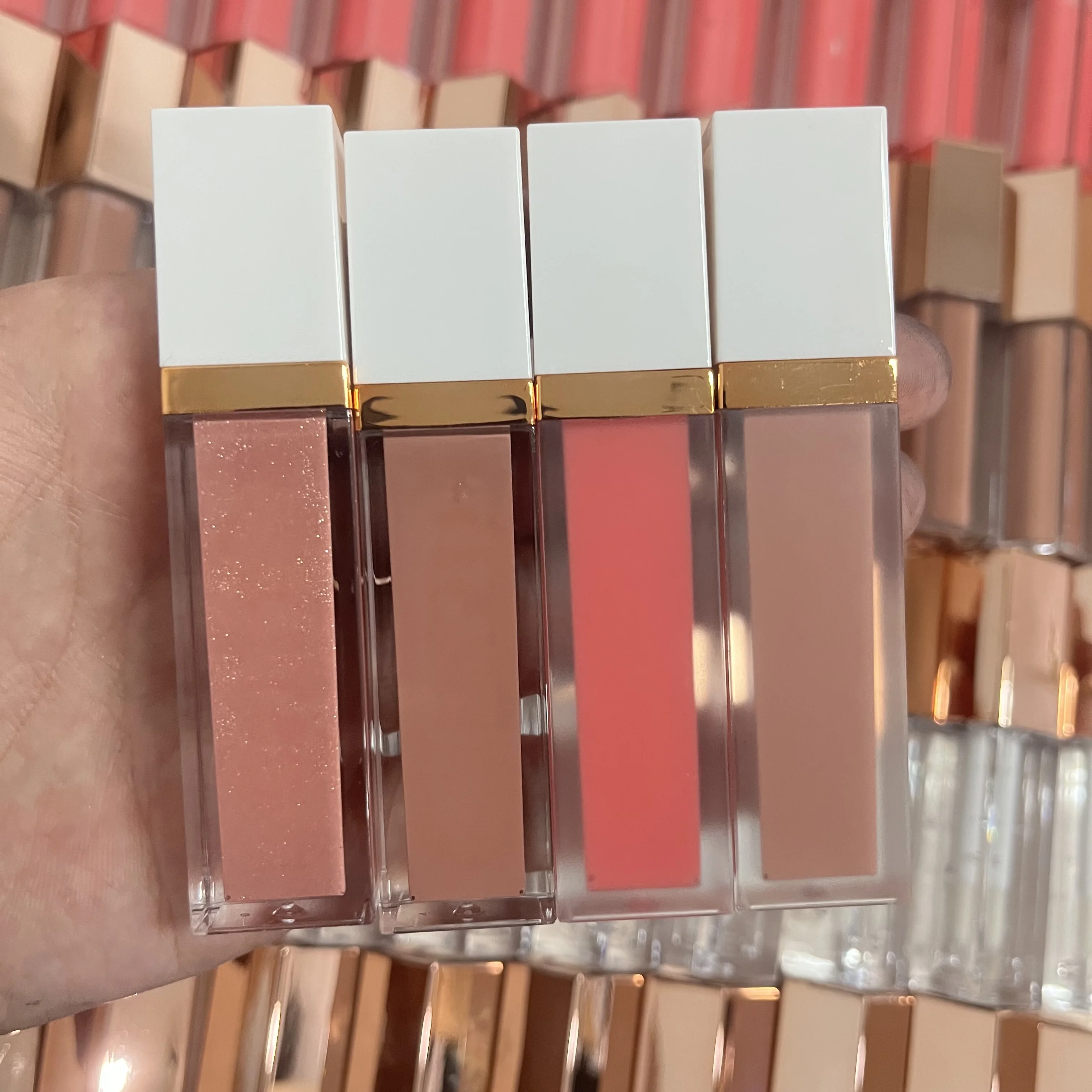 

Pink short tube custom vegan nude lip gloss with private label
