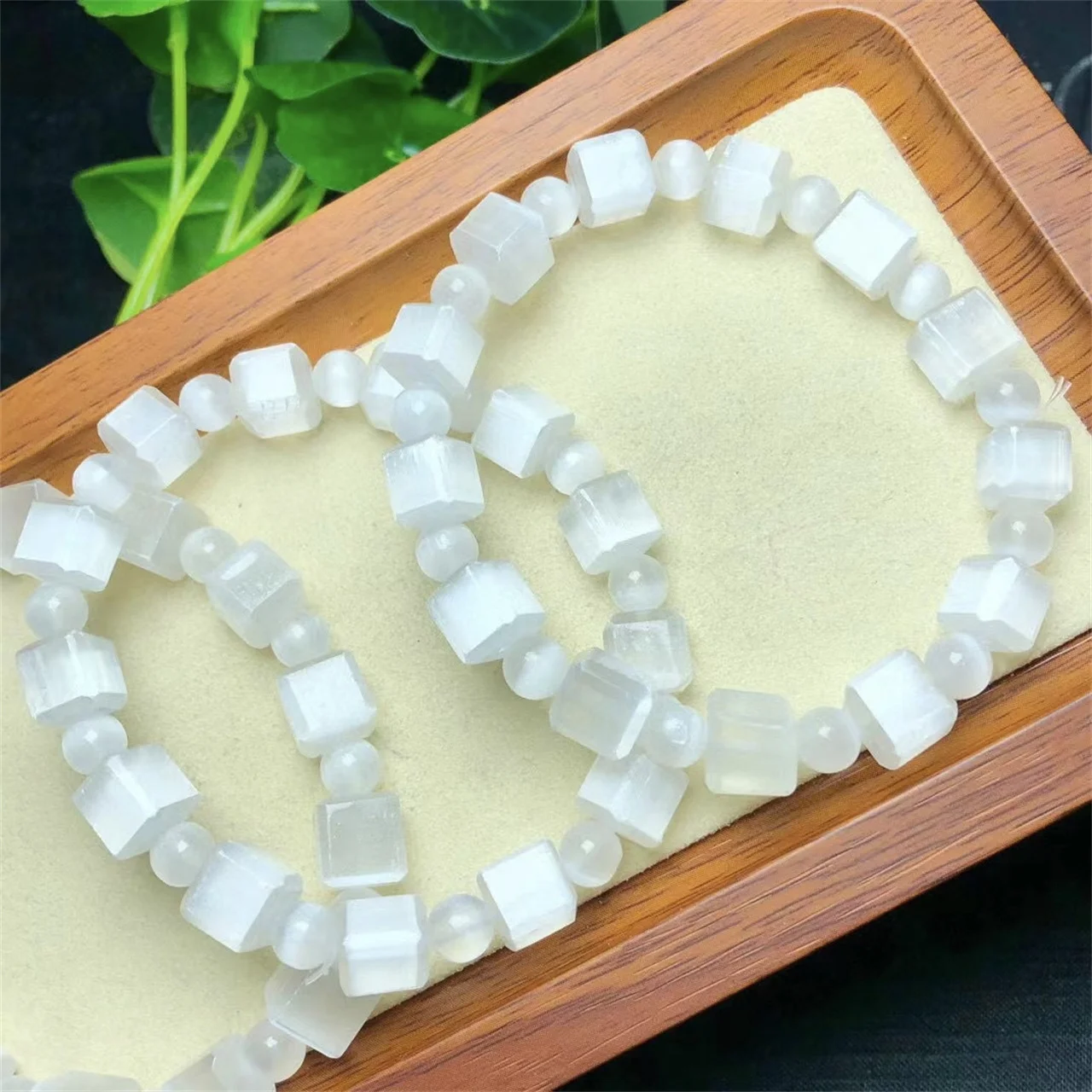 

Natural Crystal Gemstone Bracelet Faceted Square Heart Free Form Piuxiu Metal Rose Quartz Bracelet
