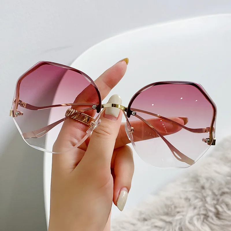 

2022 Fashion Borderless Women's Irregular UV400 Sunglasses, 6 colors
