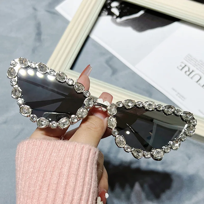 

Personalized all-metal geometric triangle handmade diamond sunglasses