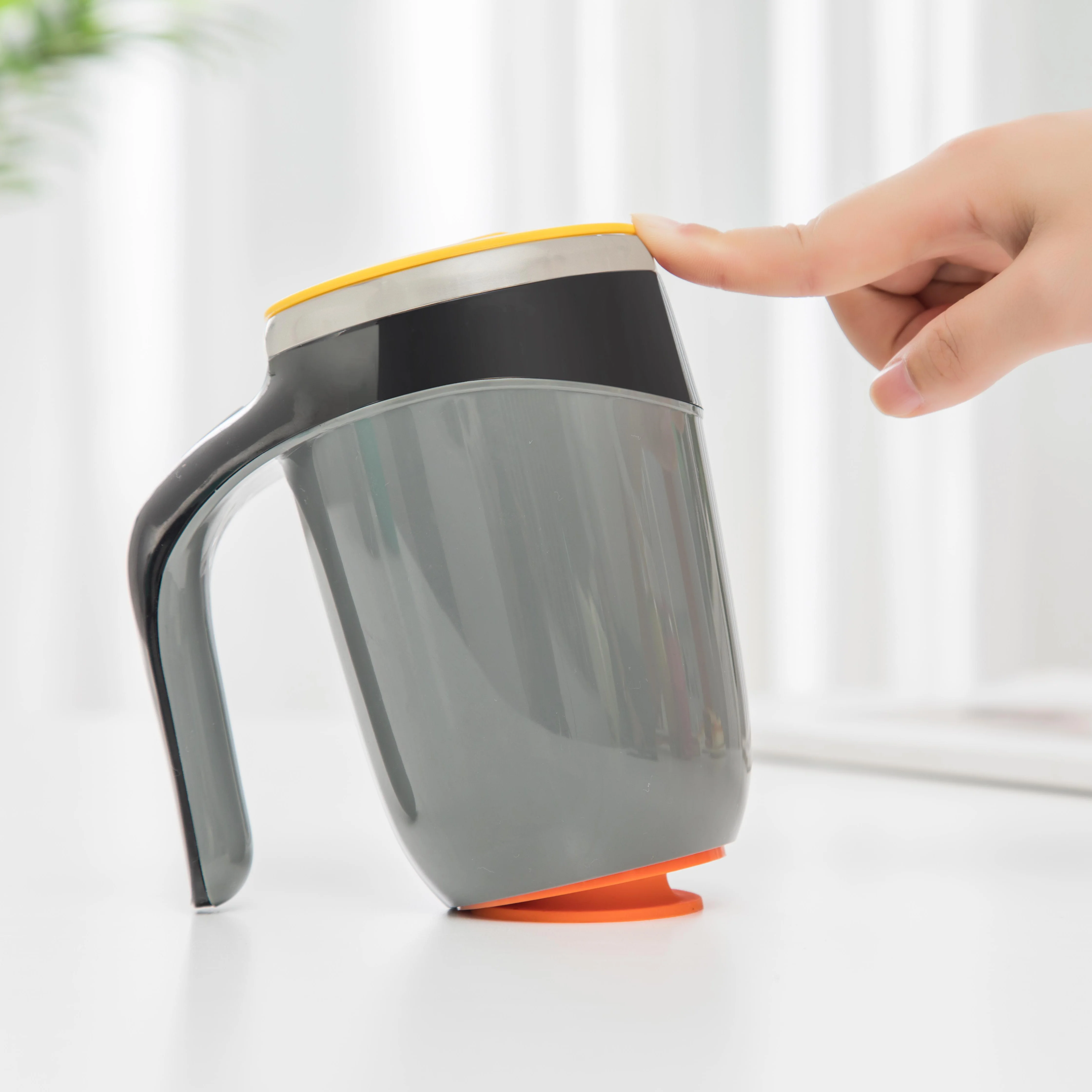 

Creative Non Spill Coffee Cup Suction Mug with Handle 500ml